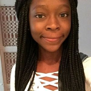 Meet your Posher, Alexia